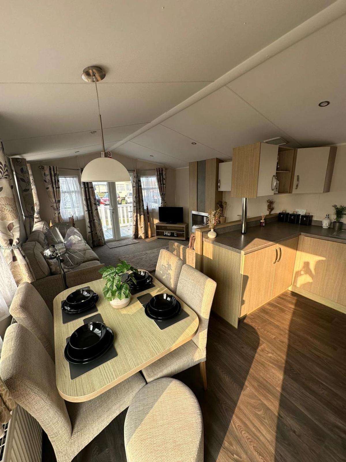 The Pixie Van Selsey Exterior photo